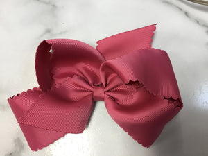 Wee Ones King Grosgrain Bow with Scalloped Edges